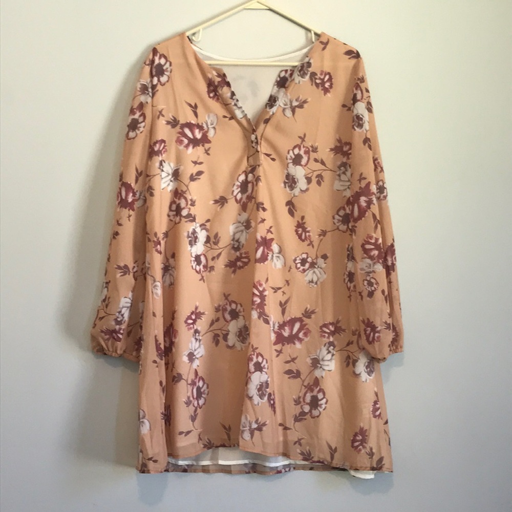 Cute yellow flowered dress - Picture 2 of 3